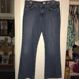 Woman’s size 14/32 Lucky bootcut jeans.